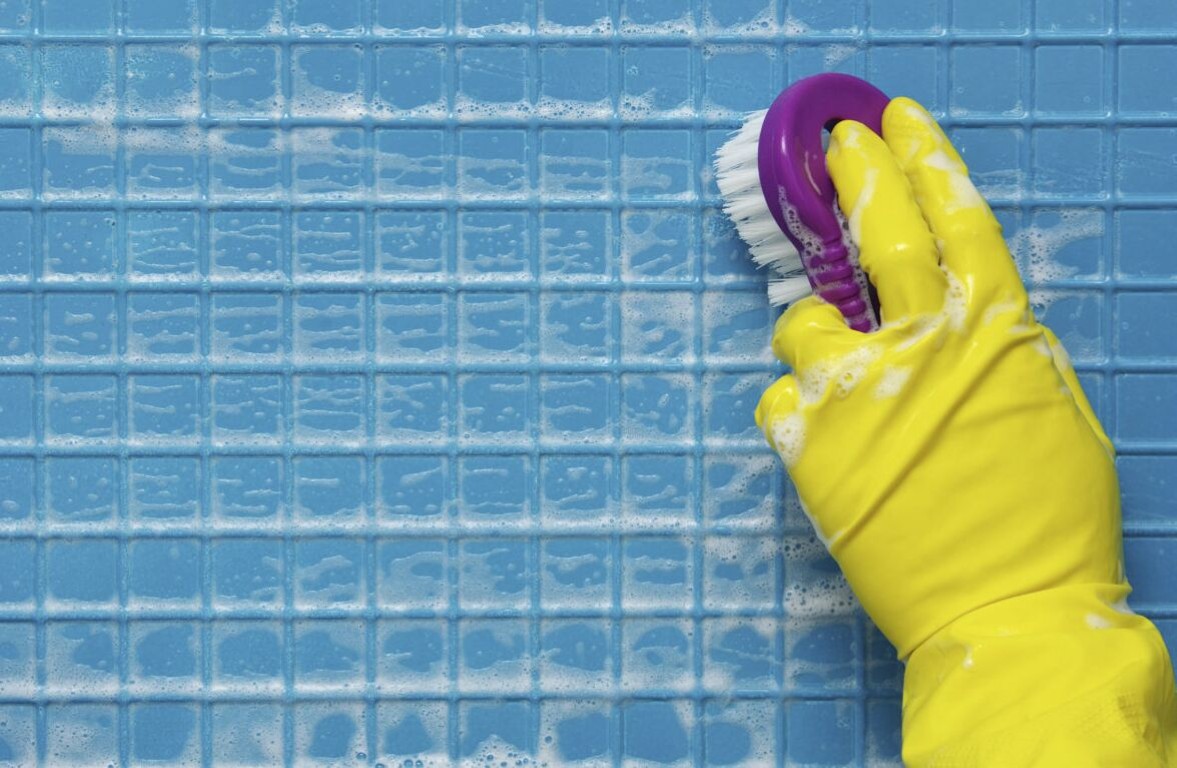 Pool Tile Cleaning & Calcium/Scale Removal